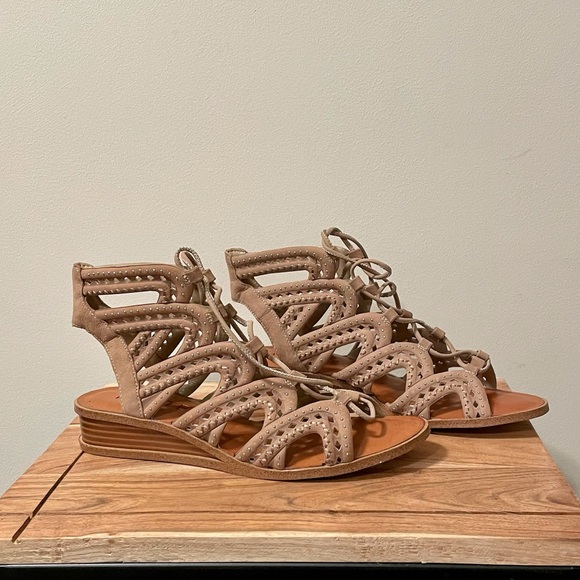 1. State Shoes - NWT- 1.State Women’s Leather Smaygan Gladiator Sandals w/ Stud Detail- Size 7.5